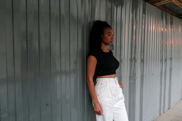 Unveiling the top denim tailoring experts throughout the uk: your guide to perfectly altered jeans!